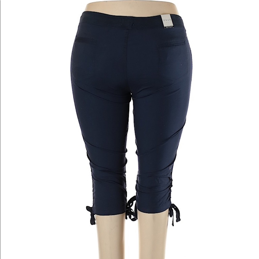 •☘️•5/$25•☘️•🏆H.P.🏆 • Dash Capris - Picture 2 of 3